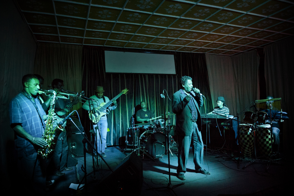Alemayeo Eshete and Samuel Yirga performing at Jazzamba